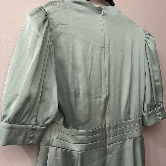 Gal Meets Glam Light Green Midi A-line Dress - size 16- Vneck - short sleeve - Picture 5 of 6